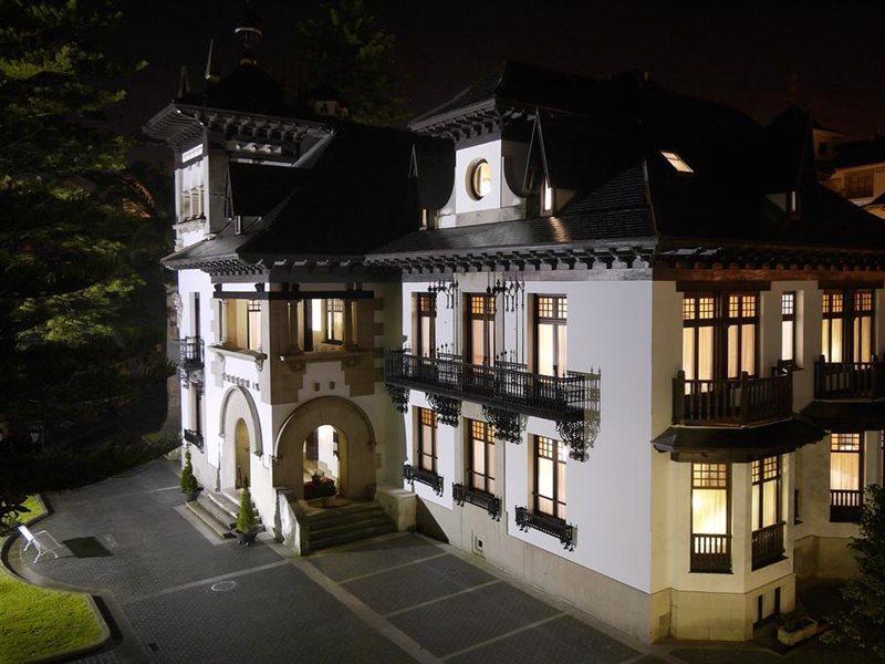 Palacio Arias