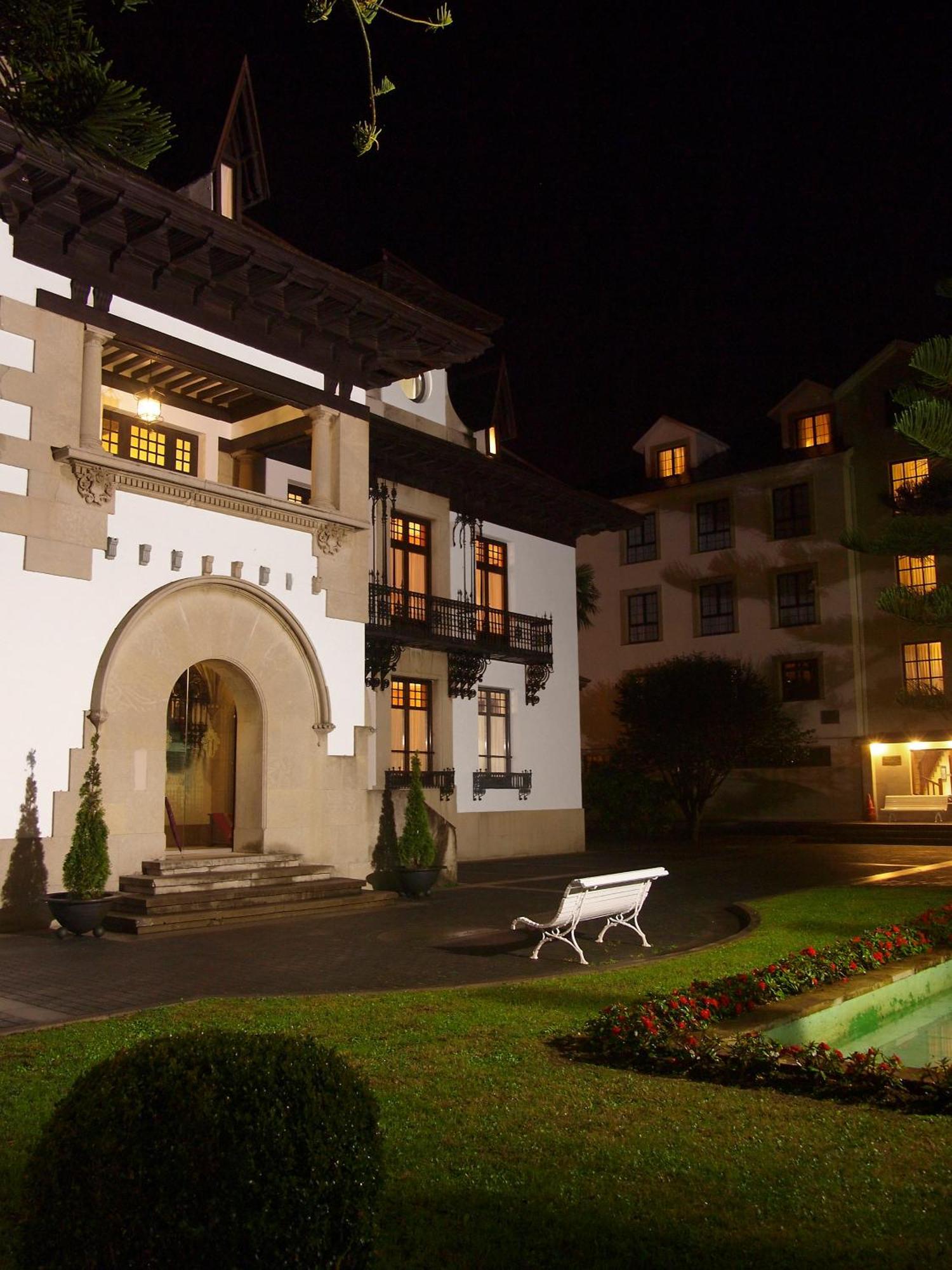 Hotel Palacio Arias