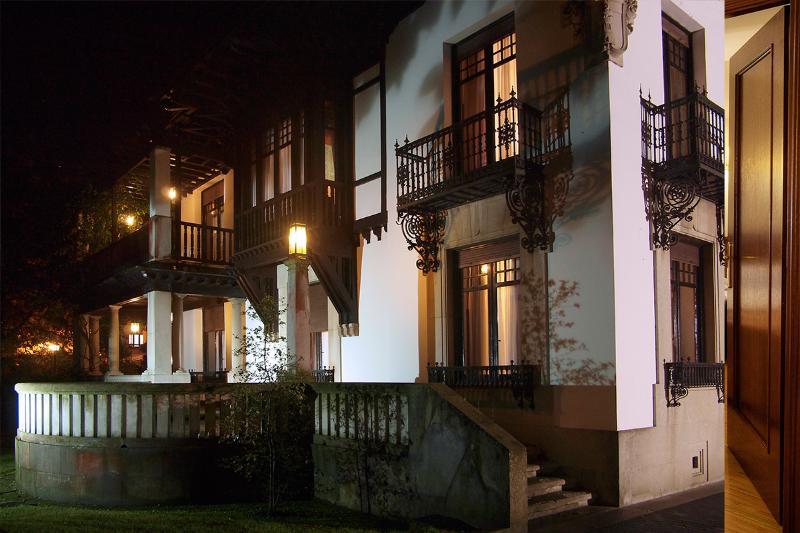 Palacio Arias